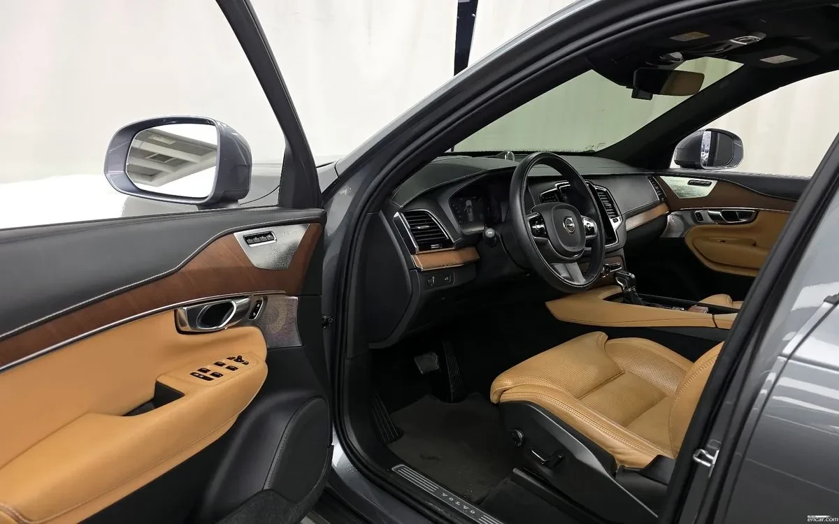 Volvo Xc90 D5, снимка 10 - Автомобили и джипове - 54854943