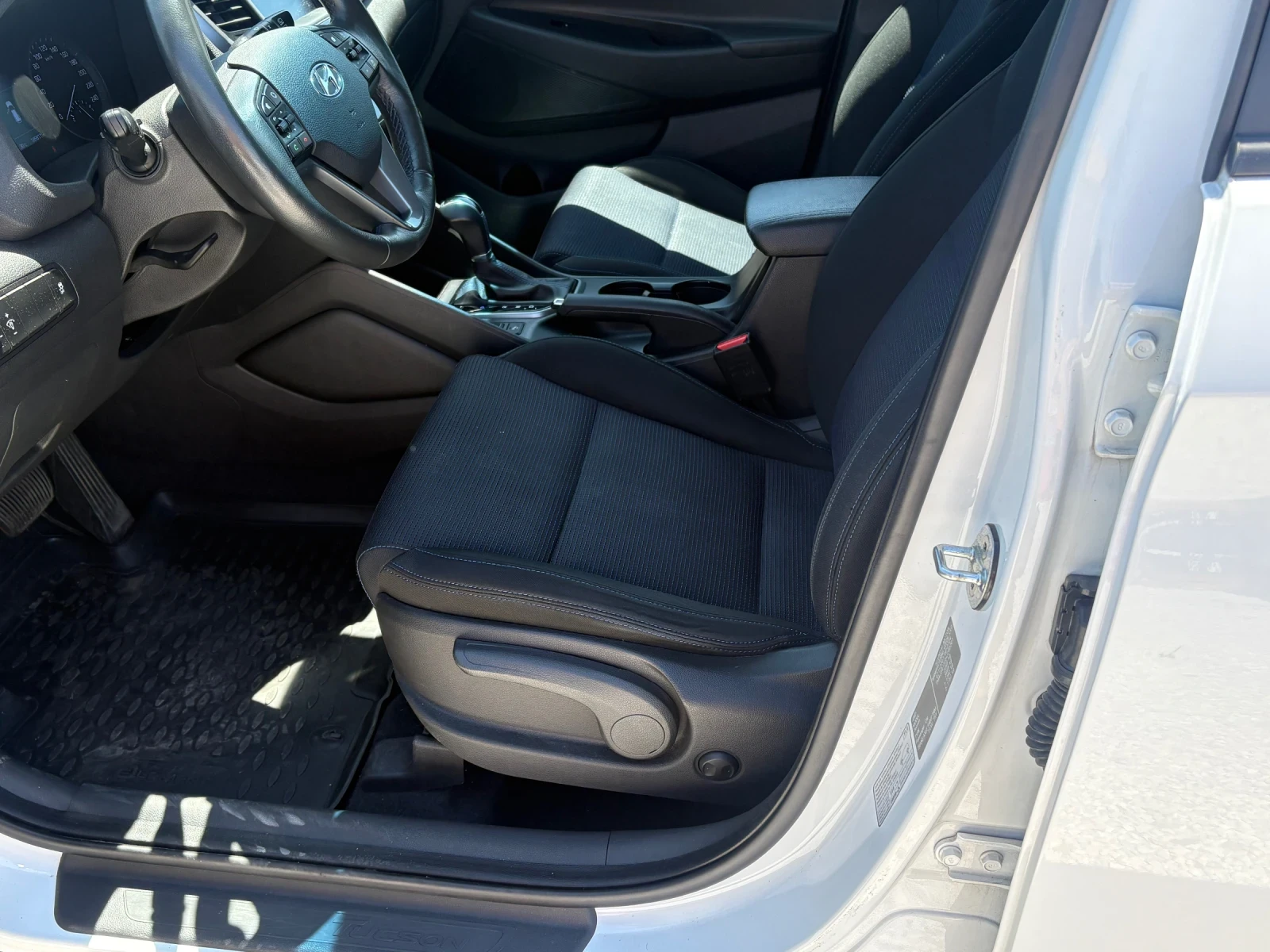 Hyundai Tucson, снимка 6 - Автомобили и джипове - 55397475