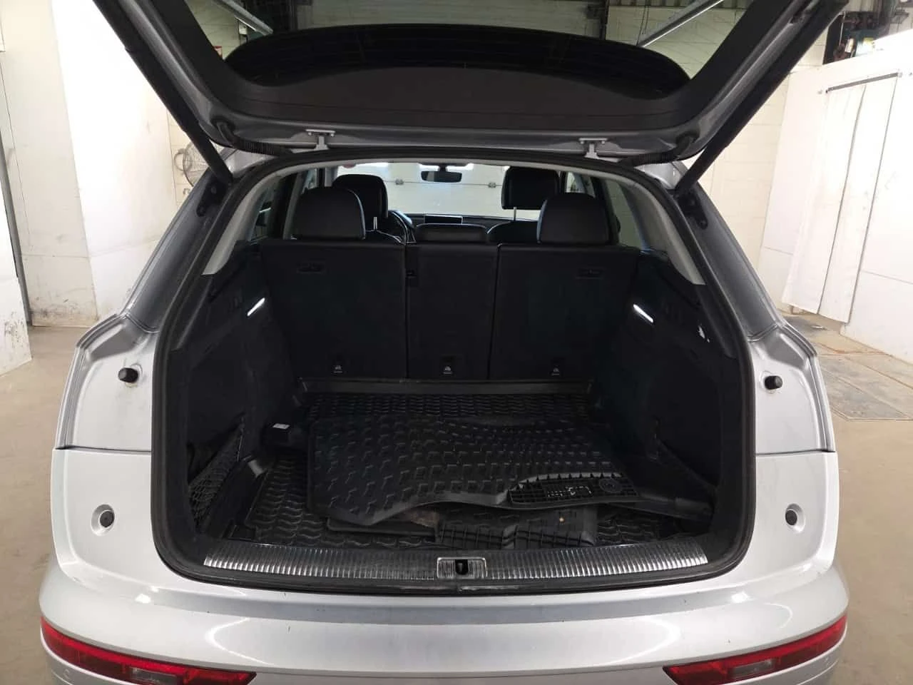 Audi Q5 * PREMIUM PLUS * CARFAX * , снимка 14 - Автомобили и джипове - 55500599
