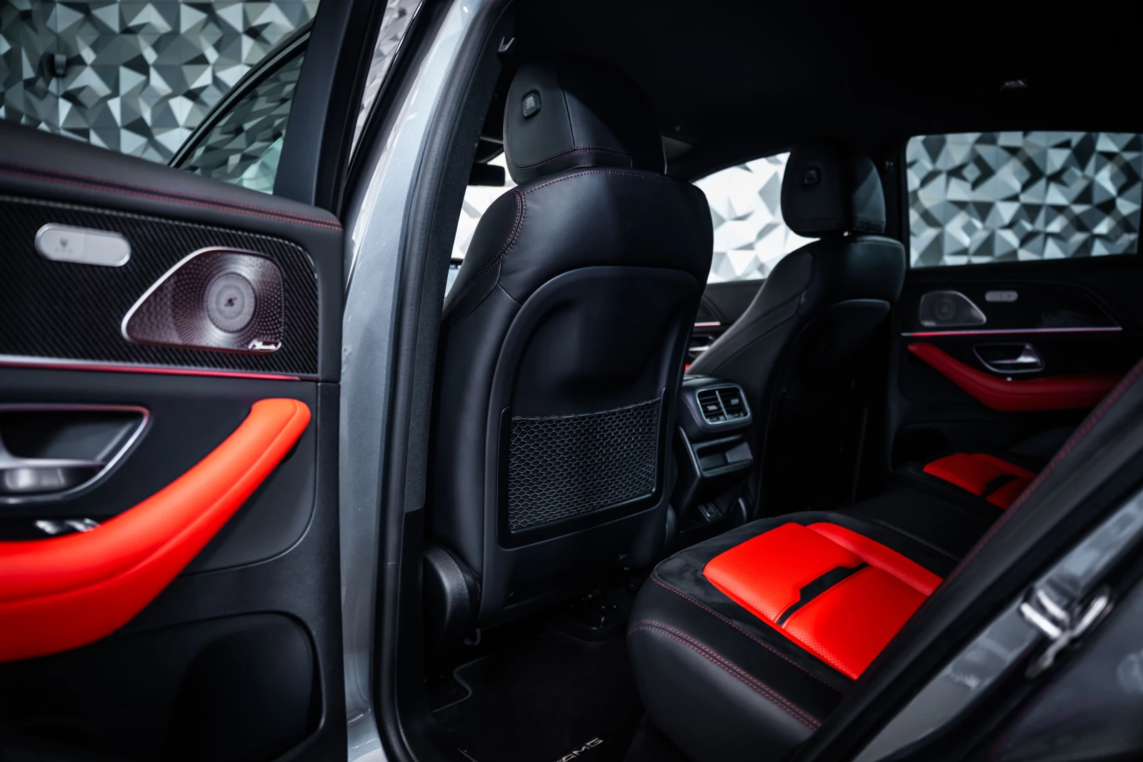 Mercedes-Benz GLE 63 S AMG 4M+ Exclusive* Carbon* Burm* 360, снимка 14 - Автомобили и джипове - 55656010