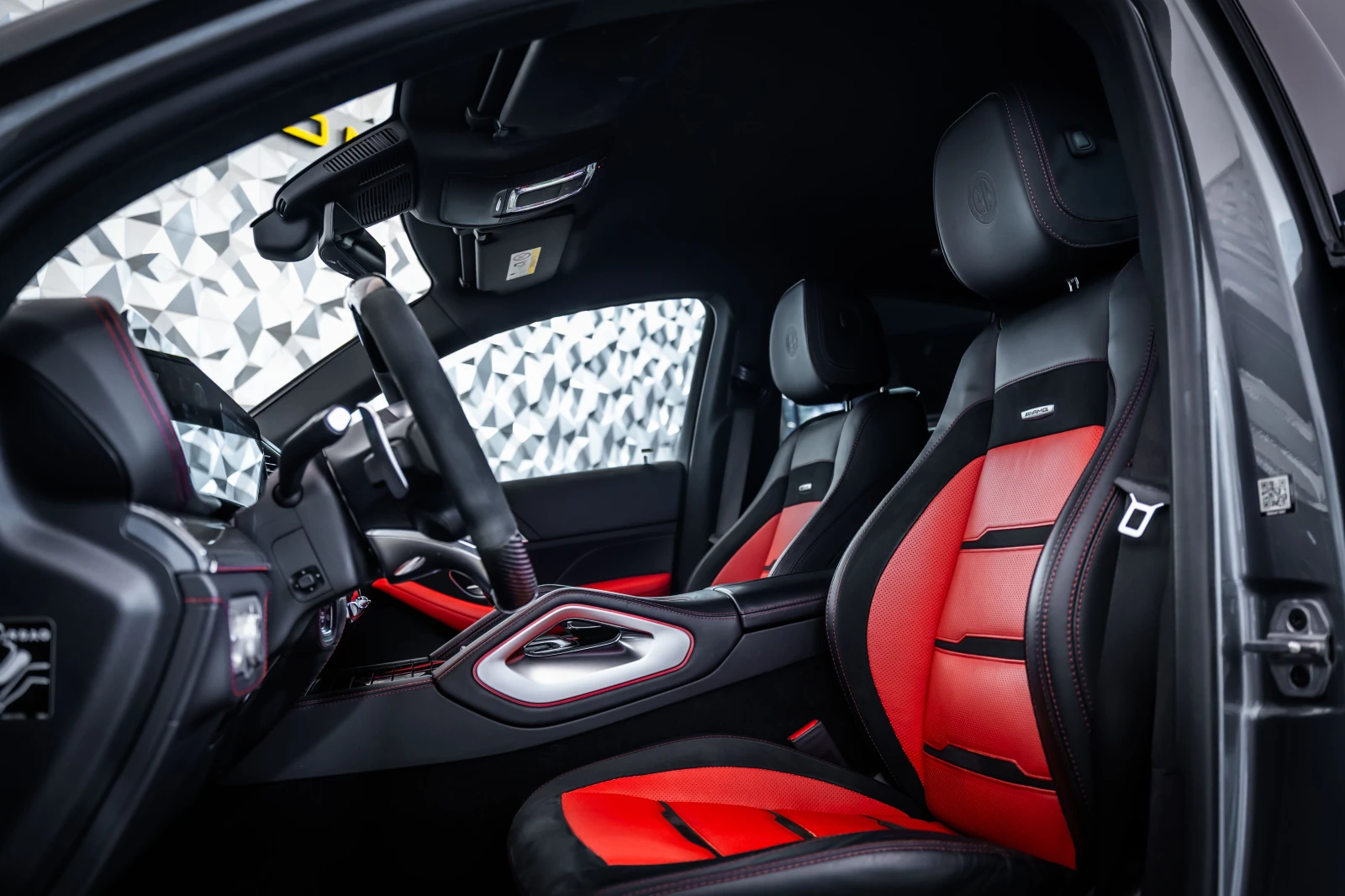 Mercedes-Benz GLE 63 S AMG 4M+ Exclusive* Carbon* Burm* 360, снимка 12 - Автомобили и джипове - 55656010