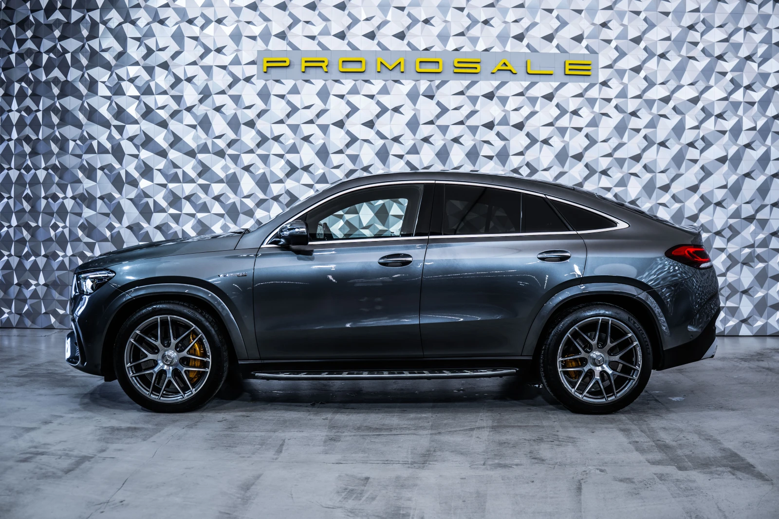 Mercedes-Benz GLE 63 S AMG 4M+ Exclusive* Carbon* Burm* 360, снимка 3 - Автомобили и джипове - 55656010