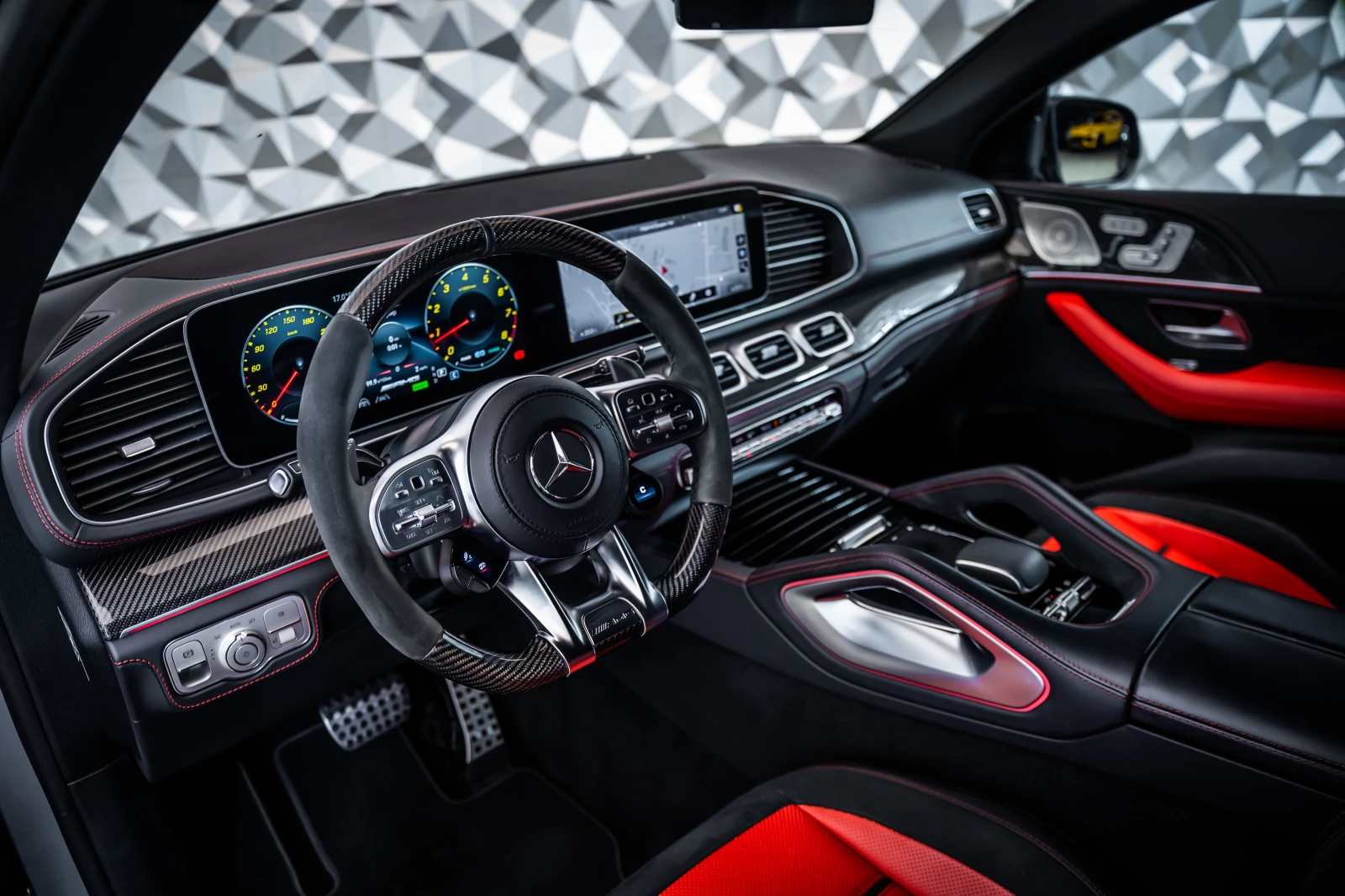 Mercedes-Benz GLE 63 S AMG 4M+ Exclusive* Carbon* Burm* 360, снимка 8 - Автомобили и джипове - 55656010