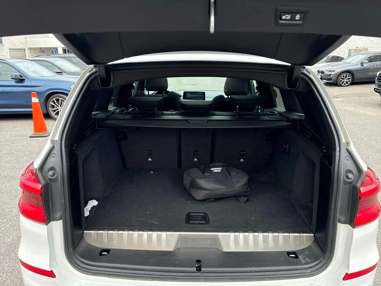 BMW X3 * xDrive30e * CARFAX * ����� �� ����������� | Mobile.bg � ����������� 13