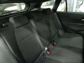 Toyota Corolla TS 1.8 Hybrid Реални КМ, снимка 9