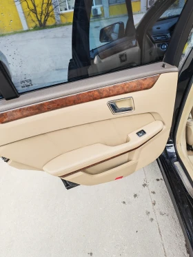 Mercedes-Benz E 220, снимка 8