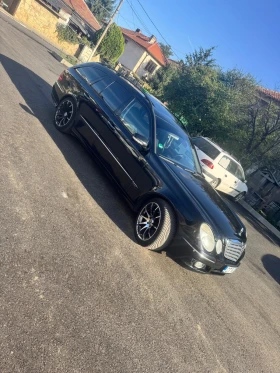 Mercedes-Benz E 220, снимка 3