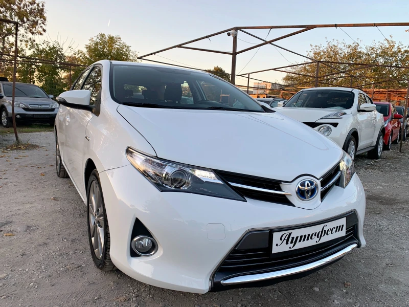 Toyota Auris 1.8i HYBRID, снимка 2 - Автомобили и джипове - 47720745