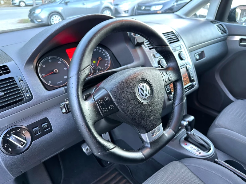 VW Touran 2.0TDI 8V АВТОМАТ F1  НАВИГАЦИЯ ПОДГРЕВ ФЕЙСЛИФТ, снимка 9 - Автомобили и джипове - 47721572