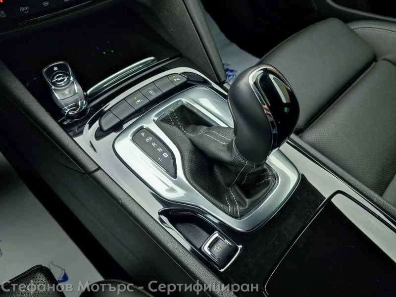 Opel Insignia B Ultimate 2.0 Diesel (174hp) AT8, снимка 14 - Автомобили и джипове - 48342827