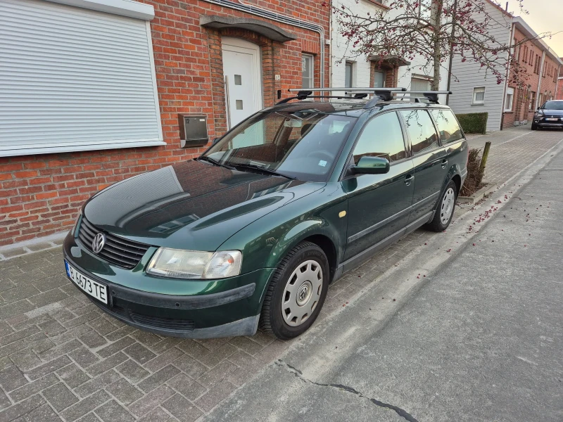 VW Passat, снимка 4 - Автомобили и джипове - 49551893