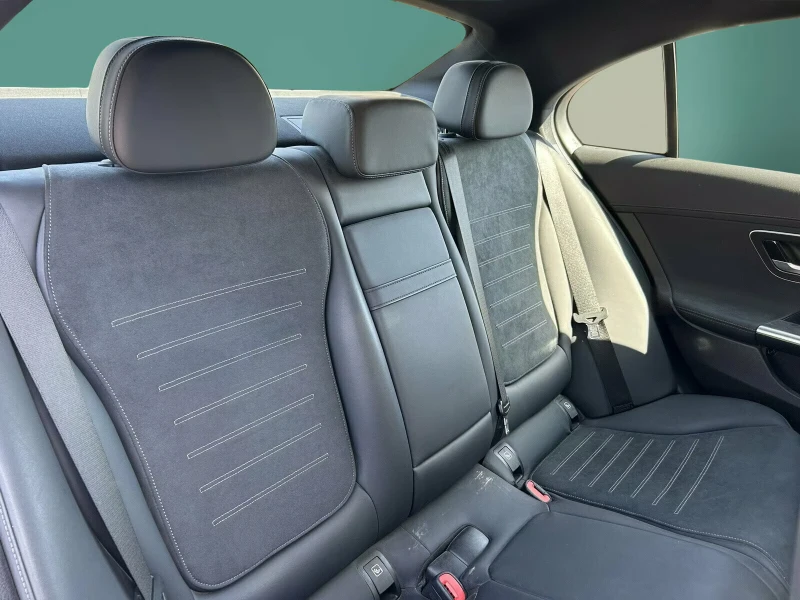 Mercedes-Benz C 300 AMG-LINE/309HP/PANO/CAM/LED/NAVI/DIGI/AMBI/259g, снимка 16 - Автомобили и джипове - 51581045
