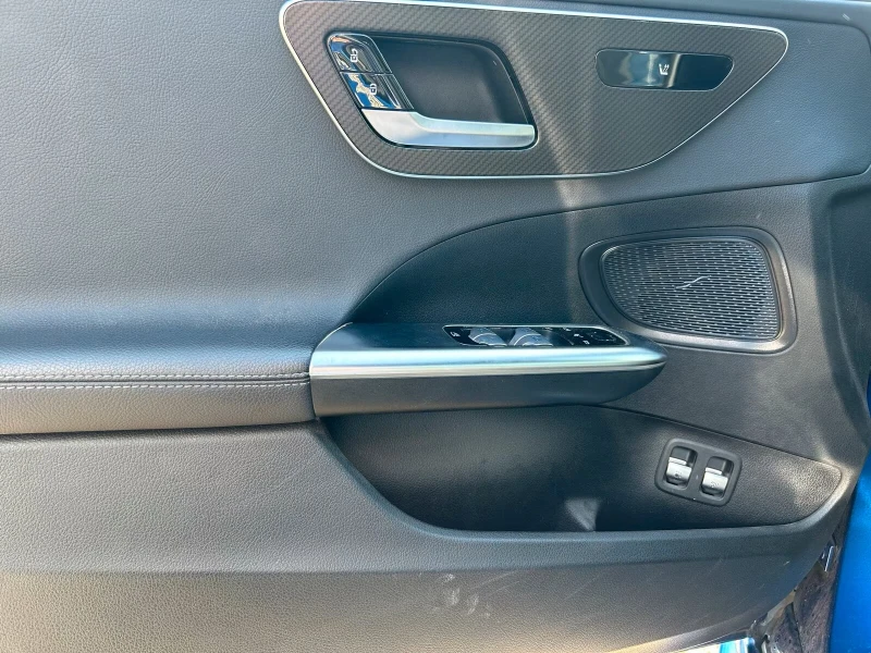 Mercedes-Benz C 300 AMG-LINE/309HP/PANO/CAM/LED/NAVI/DIGI/AMBI/259g, снимка 14 - Автомобили и джипове - 51581045