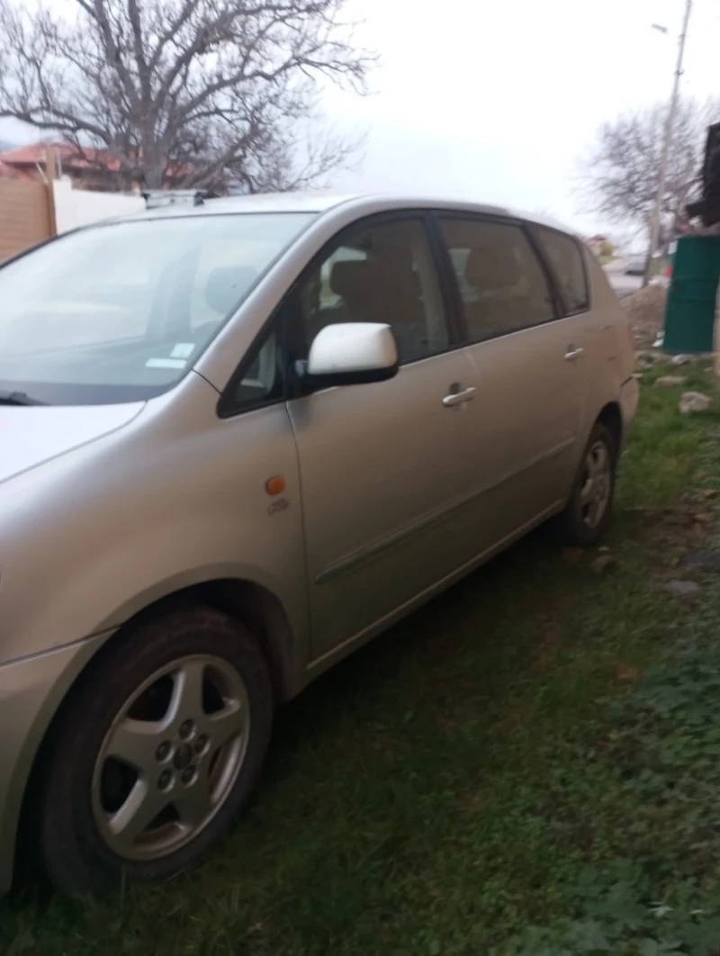 Toyota Avensis verso, снимка 5 - Автомобили и джипове - 52938347