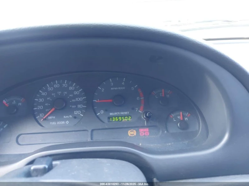 Ford Mustang 3.8L V-6 190HP Rear Wheel Drive, снимка 12 - Автомобили и джипове - 53042548