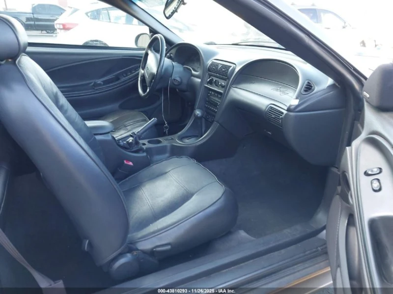 Ford Mustang 3.8L V-6 190HP Rear Wheel Drive, снимка 10 - Автомобили и джипове - 53042548