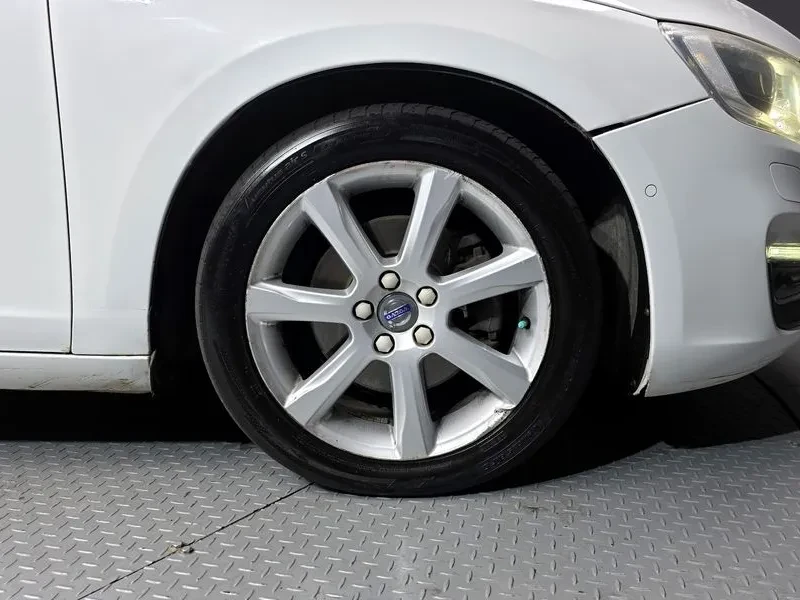 Volvo S60, снимка 5 - Автомобили и джипове - 54326560