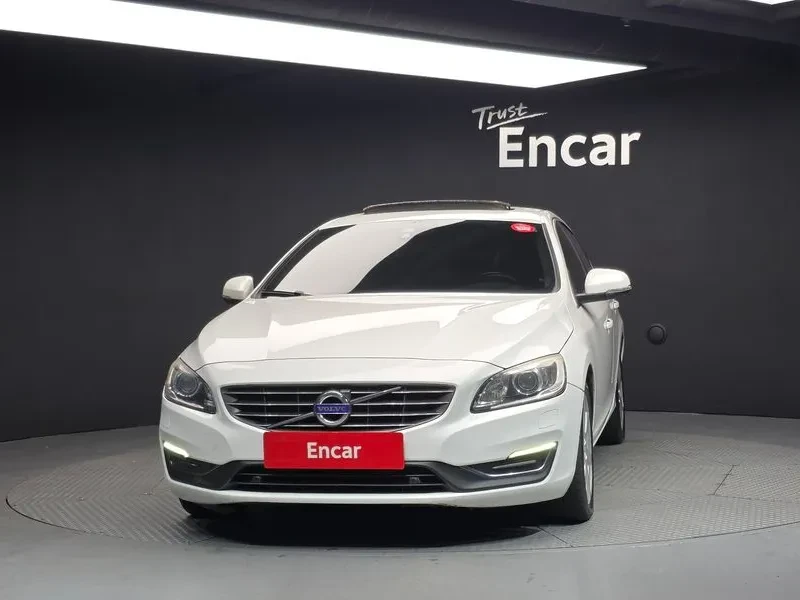 Volvo S60, снимка 3 - Автомобили и джипове - 54326560