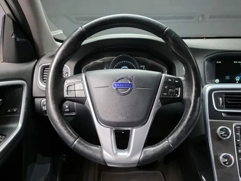 Volvo S60, снимка 13 - Автомобили и джипове - 54326560