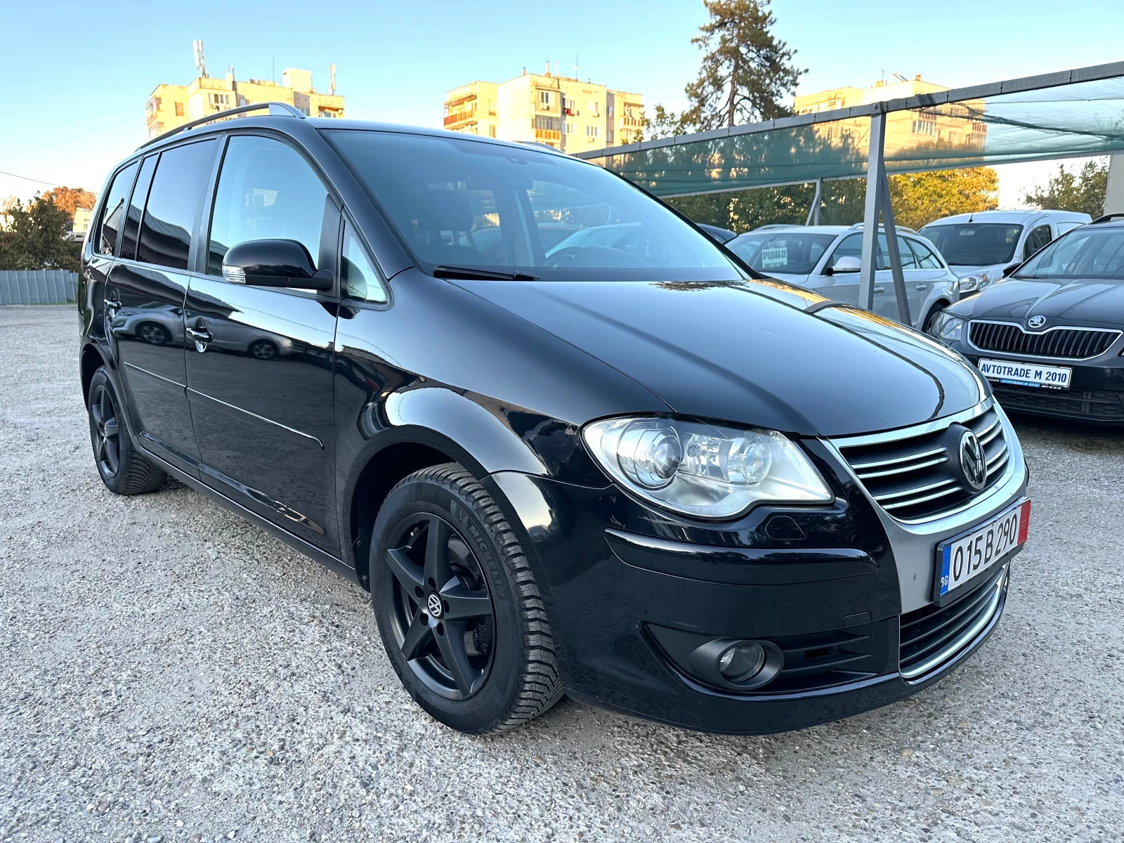 VW Touran 2.0TDI 8V АВТОМАТ F1  НАВИГАЦИЯ ПОДГРЕВ ФЕЙСЛИФТ - [1] 