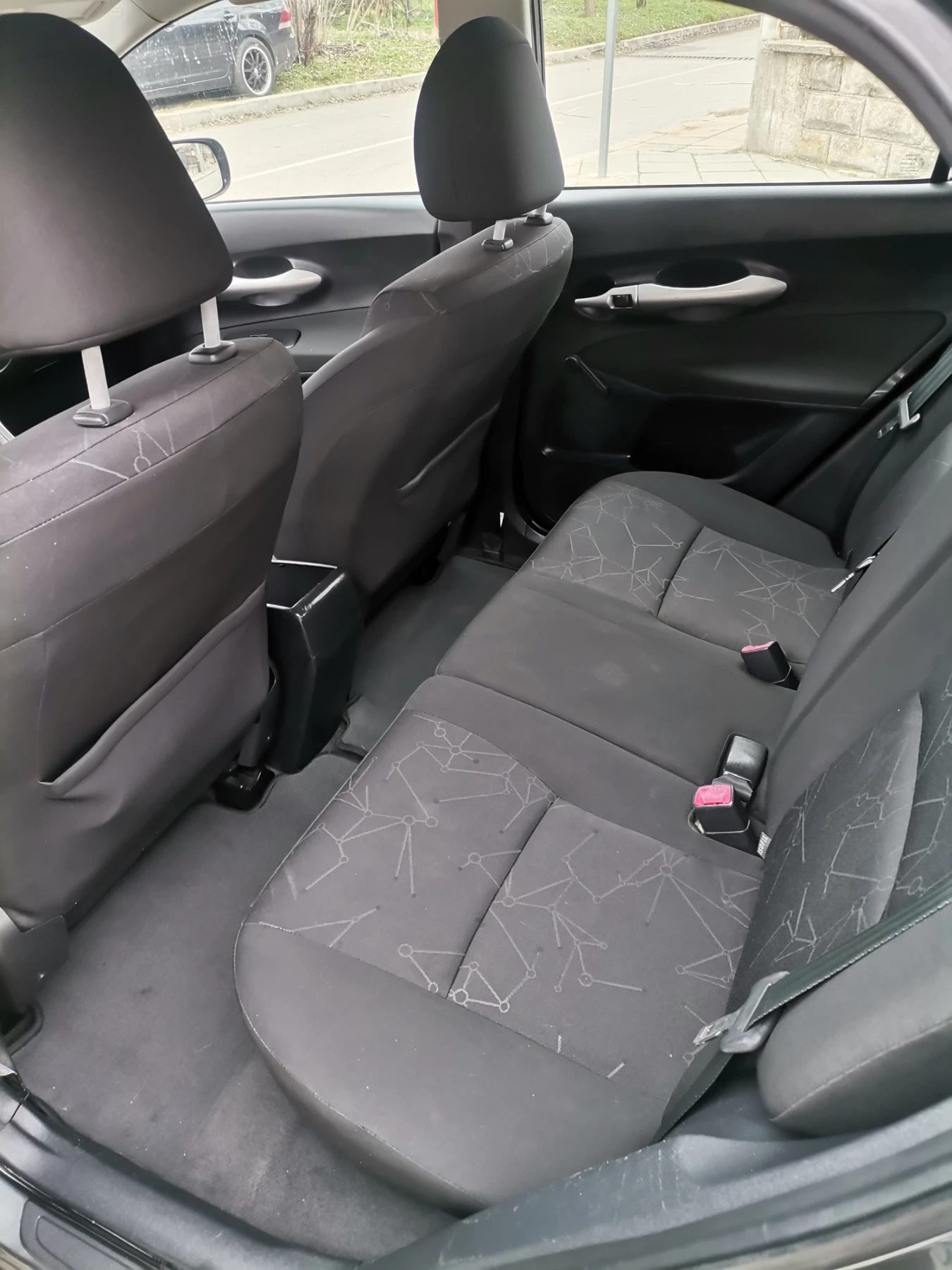 Toyota Auris 1.4 D4D 90к.155х.км - изображение 9