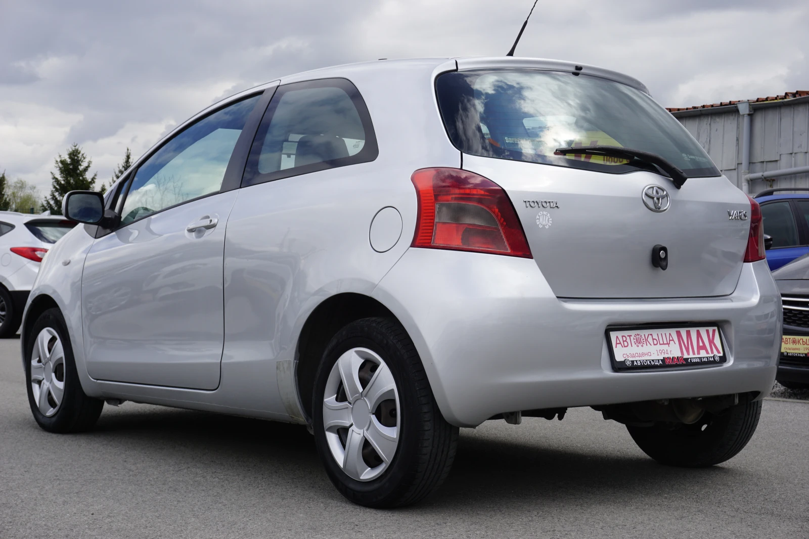 Toyota Yaris 1.3/ АГУ - изображение 5