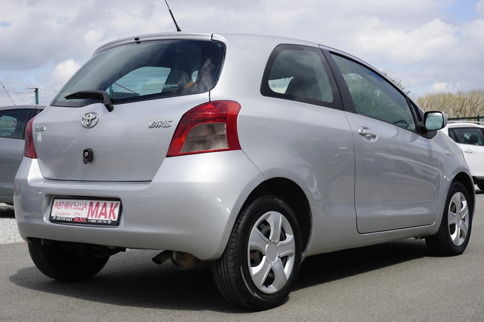 Toyota Yaris 1.3/ АГУ - изображение 7