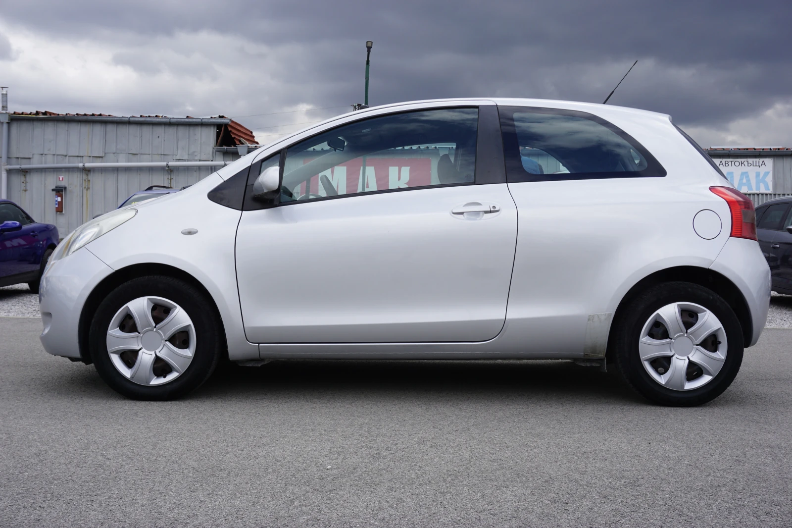 Toyota Yaris 1.3/ АГУ - изображение 4