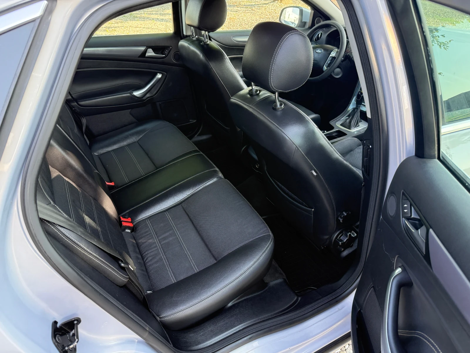 Ford Mondeo 2.0 TDCI - изображение 9