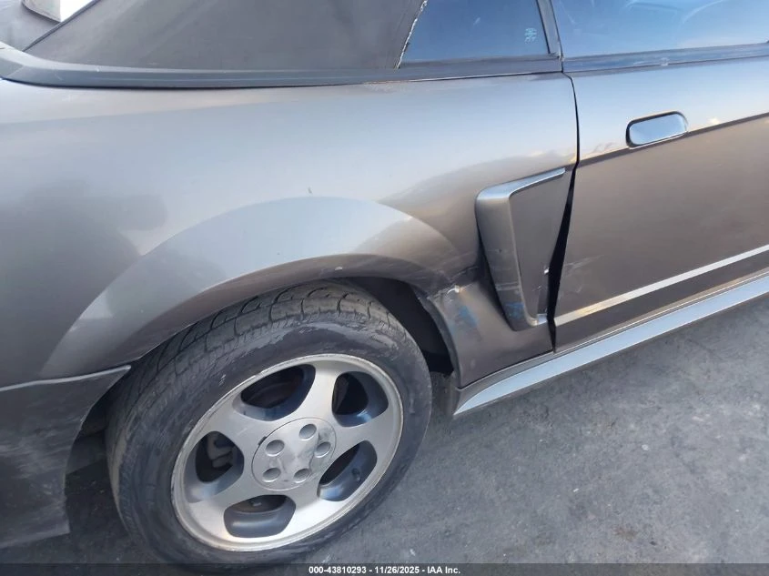 Ford Mustang 3.8L V-6 190HP Rear Wheel Drive | Mobile.bg � ����������� 11