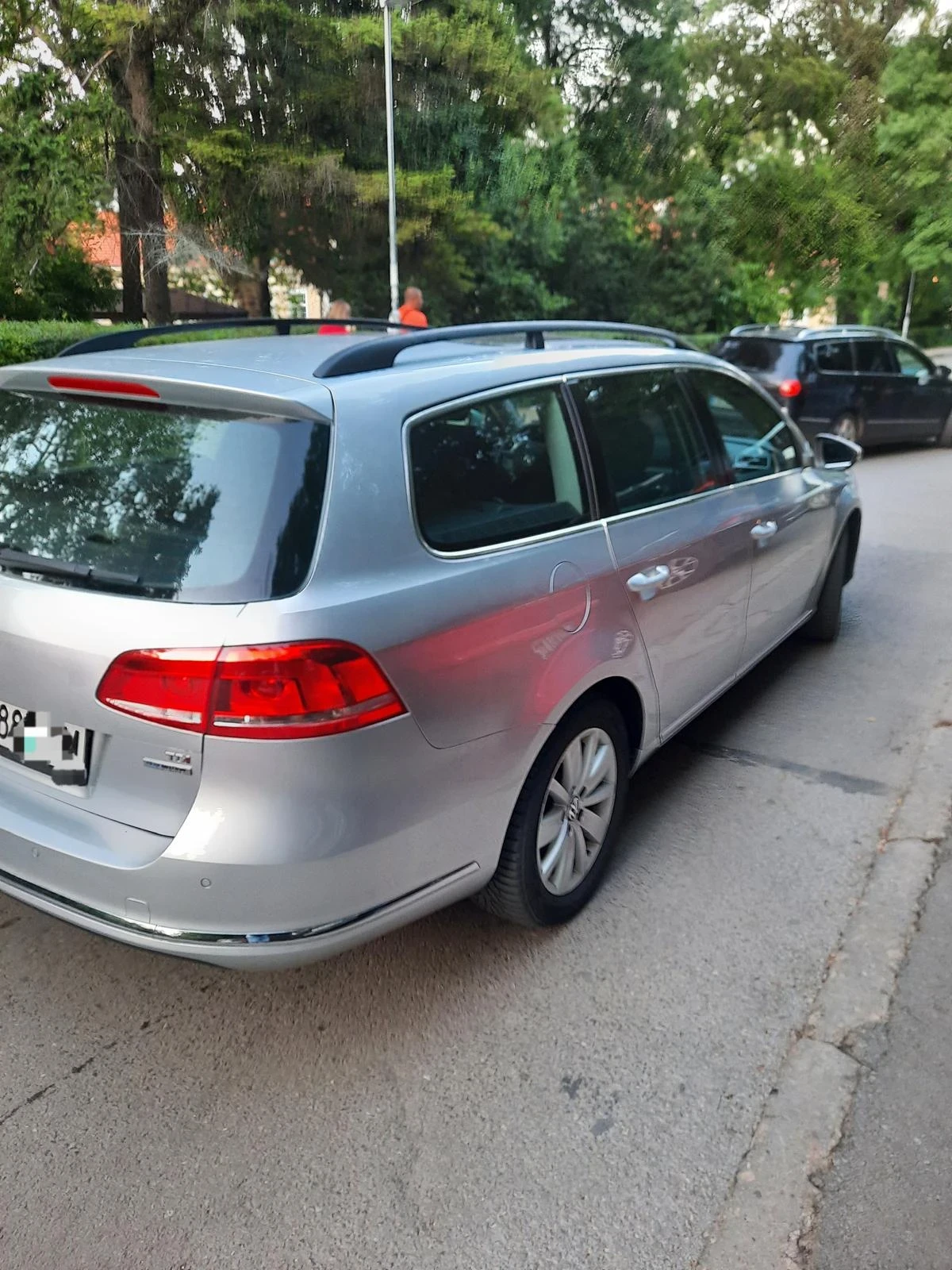 VW Passat 1.6TDI, снимка 4 - Автомобили и джипове - 54172502