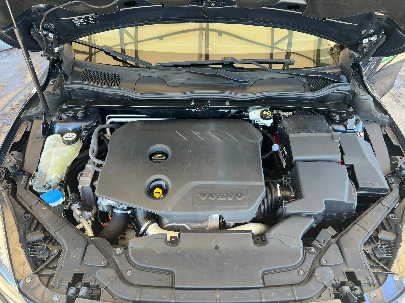Volvo V40 1.6-114 к.с. EURO 5B /02/2013 г. ЛИЗИНГ, снимка 16 - Автомобили и джипове - 54424723