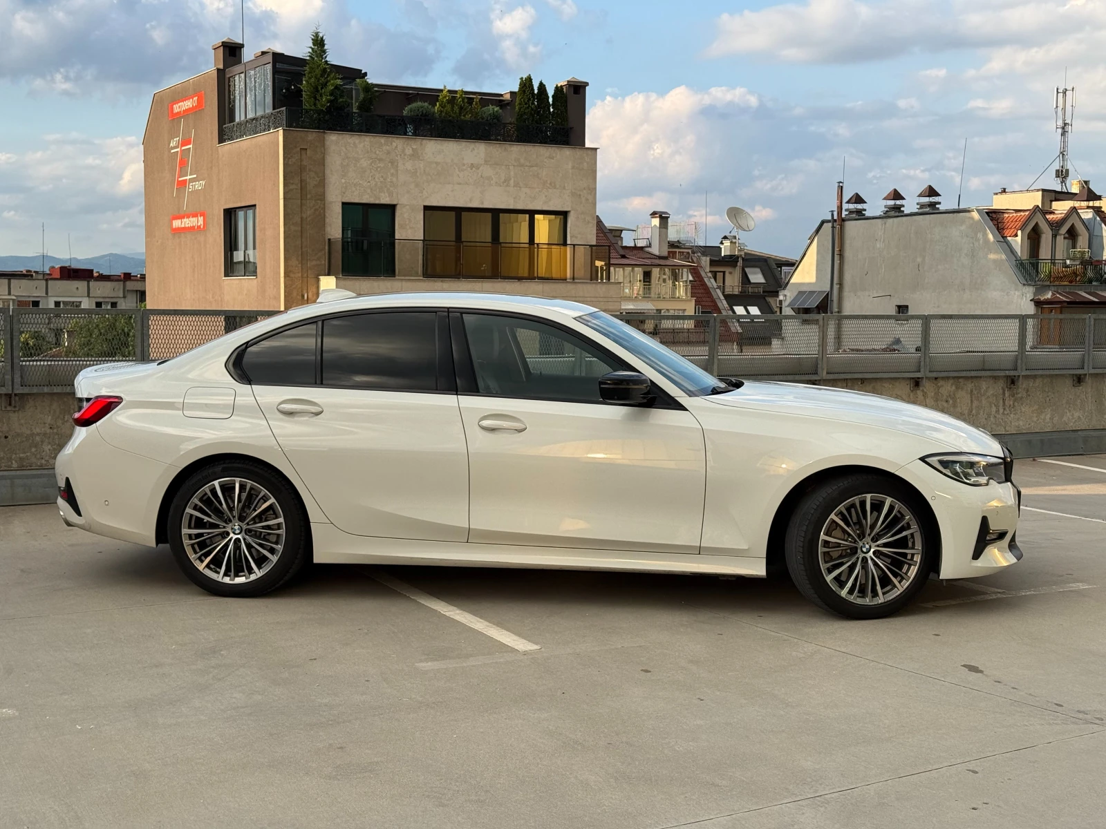 BMW 330 Laser/360 Camera/Full Assist/Подгрев/Кожа, снимка 5 - Автомобили и джипове - 54934849