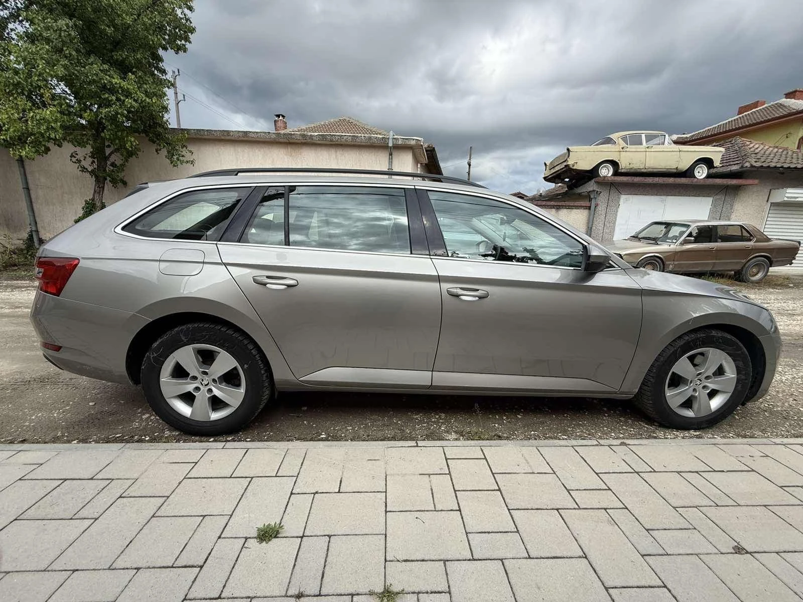Skoda Superb BUSINES/4x4/DSG/N1, снимка 3 - Автомобили и джипове - 54709150