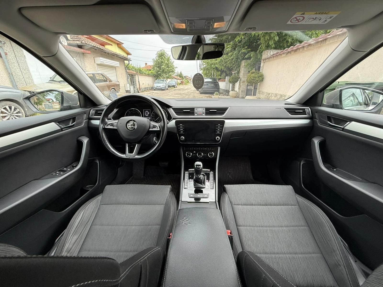 Skoda Superb BUSINES/4x4/DSG/N1, снимка 7 - Автомобили и джипове - 54709150