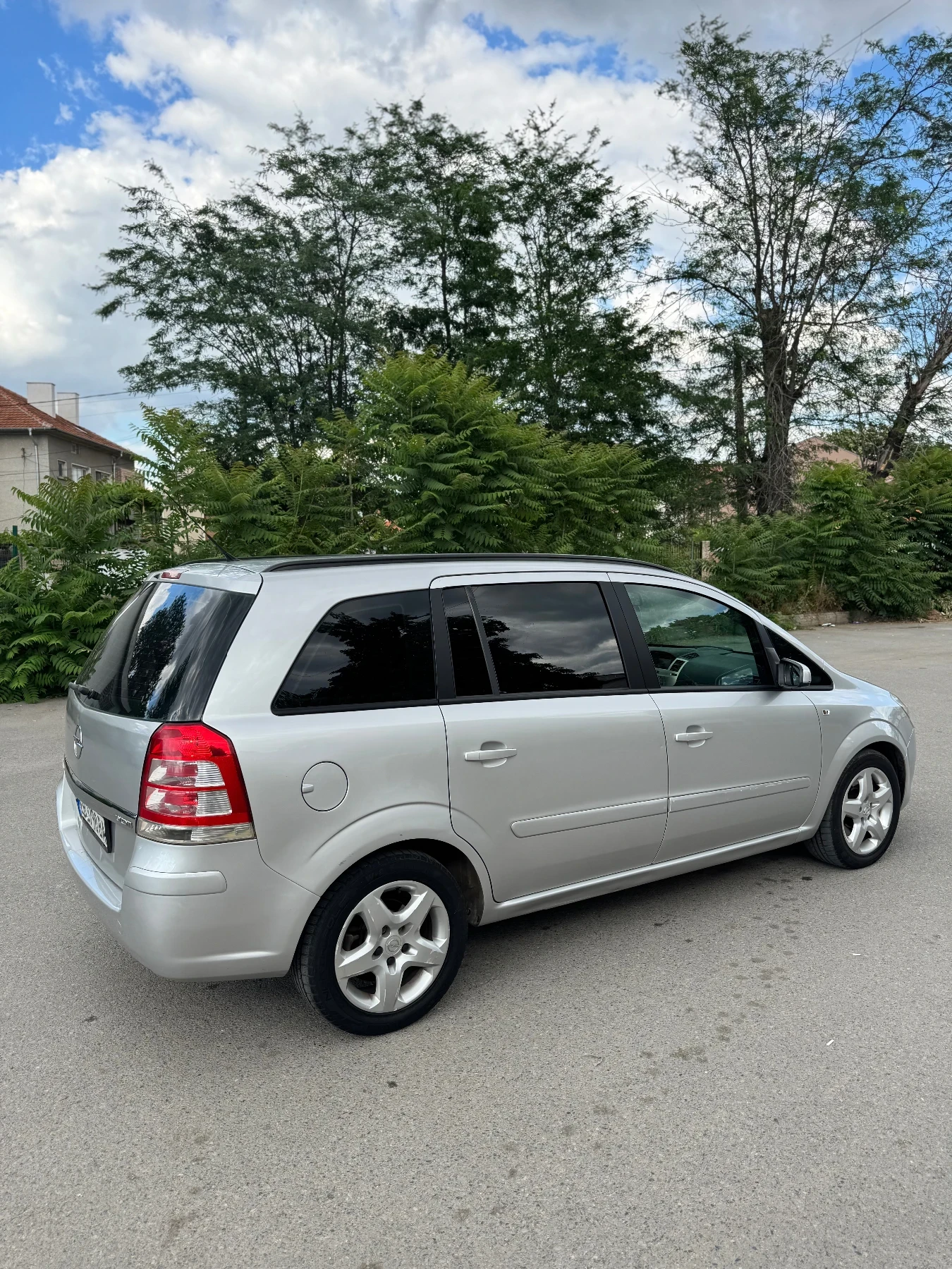Opel Zafira 1.9 CDTI, снимка 4 - Автомобили и джипове - 55331133