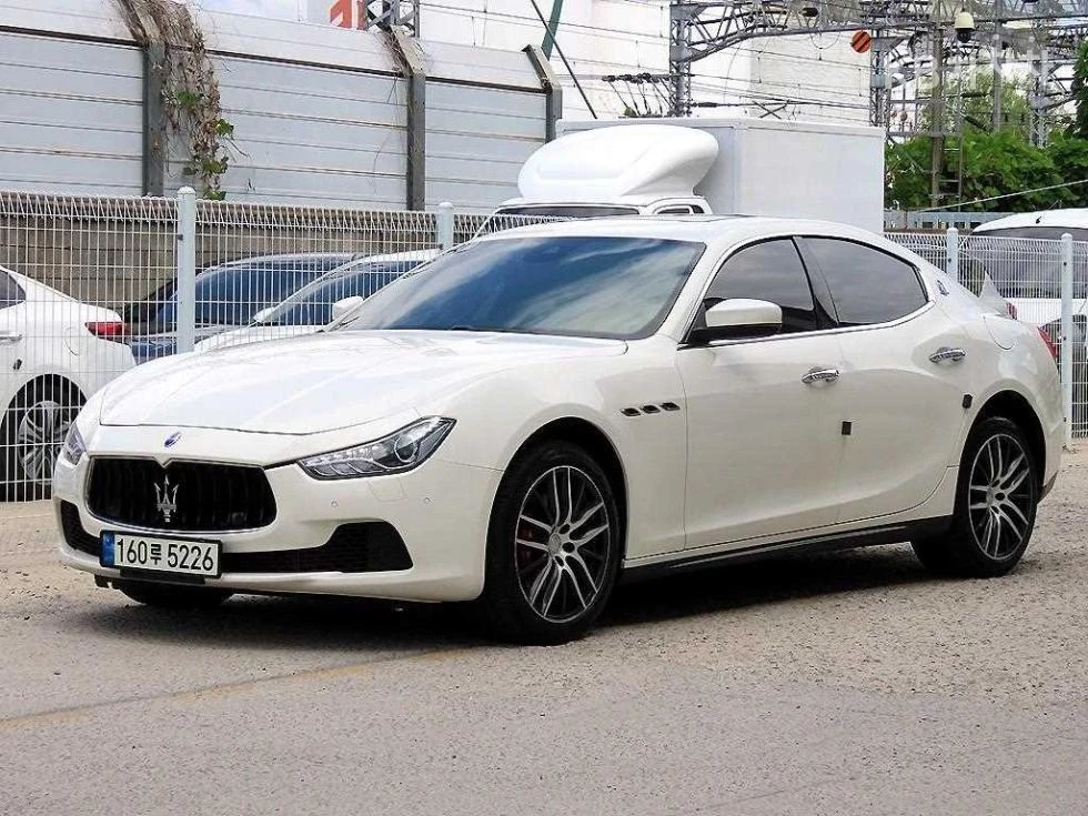 Maserati Ghibli SPORT + CAMERA PANORAMA FULL