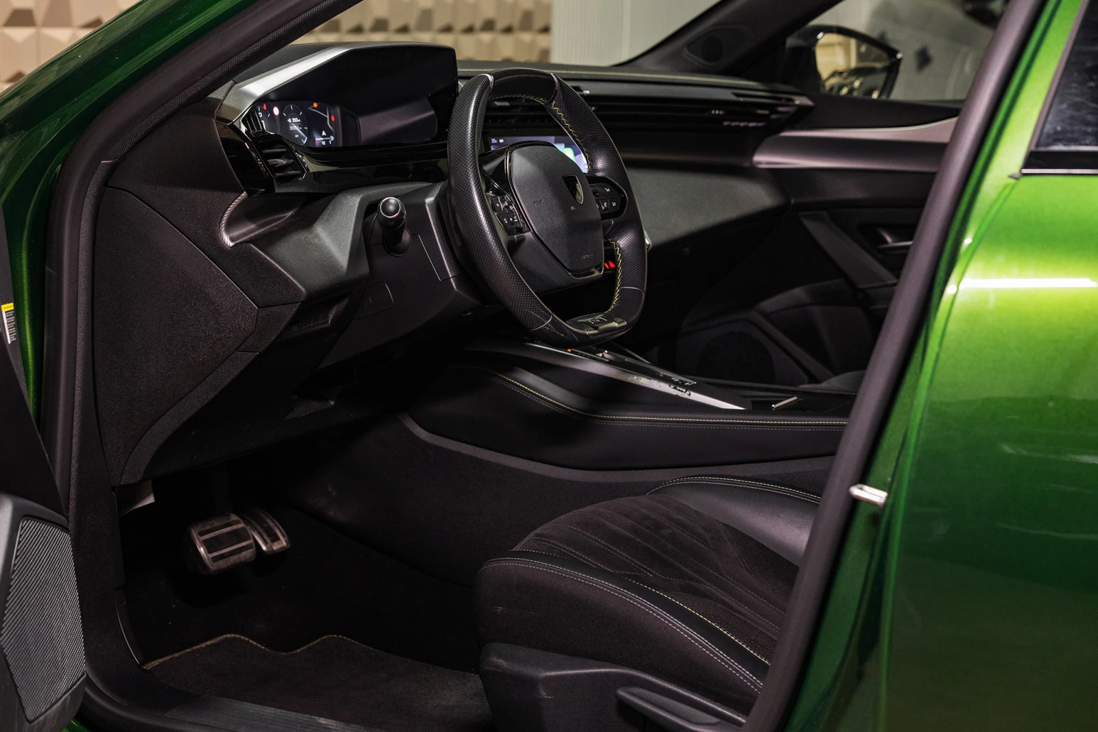 Peugeot 308 | 1.2 PureTech | Автоматик | Гаранция | , снимка 7 - Автомобили и джипове - 55554892