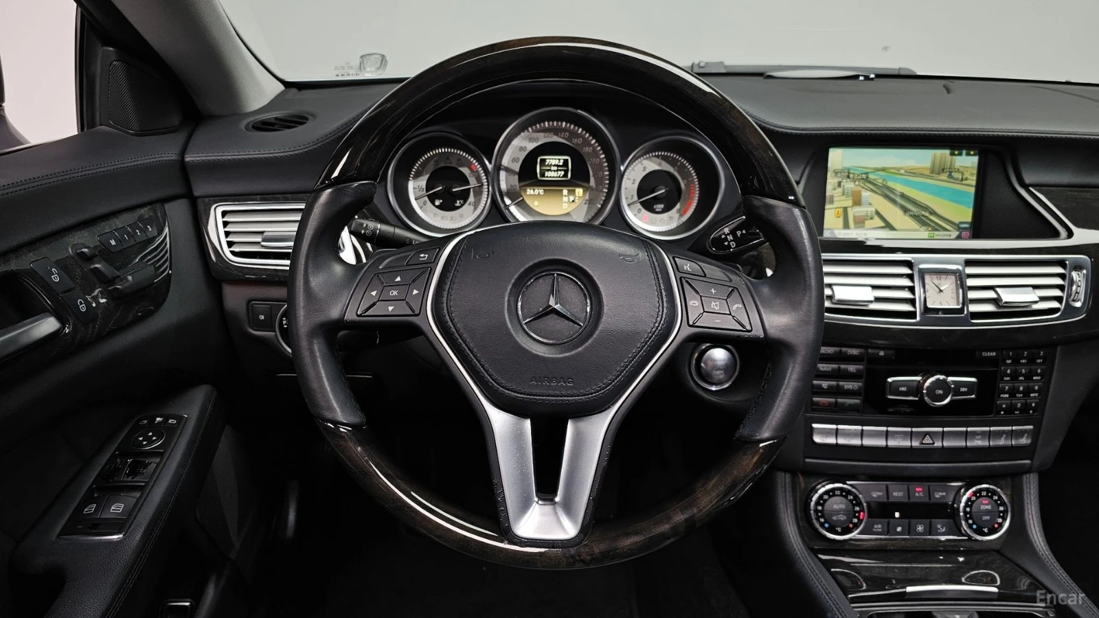 Mercedes-Benz CLS 350 КОЖА* ПОДГРЕВ* ОБДУХВАНЕ* ШИБИДАХ* КАМЕРА* LED* , снимка 11 - Автомобили и джипове - 55614576