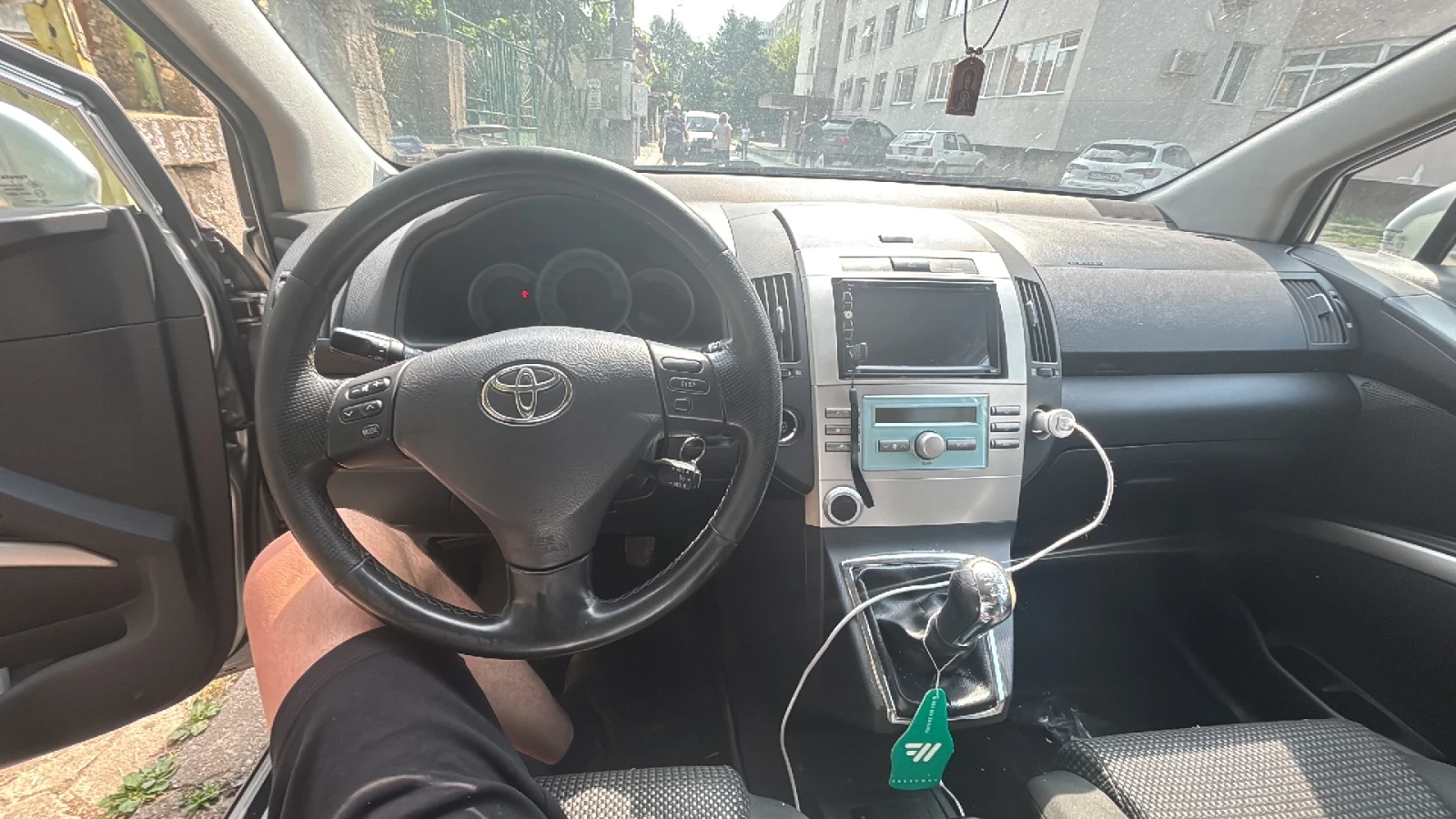 Toyota Corolla verso 2.2d, снимка 8 - Автомобили и джипове - 55672870