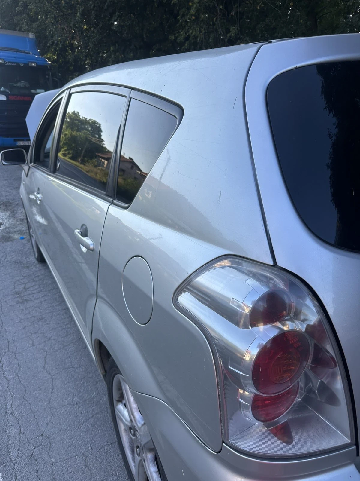 Toyota Corolla verso 2.2d, снимка 13 - Автомобили и джипове - 55672870
