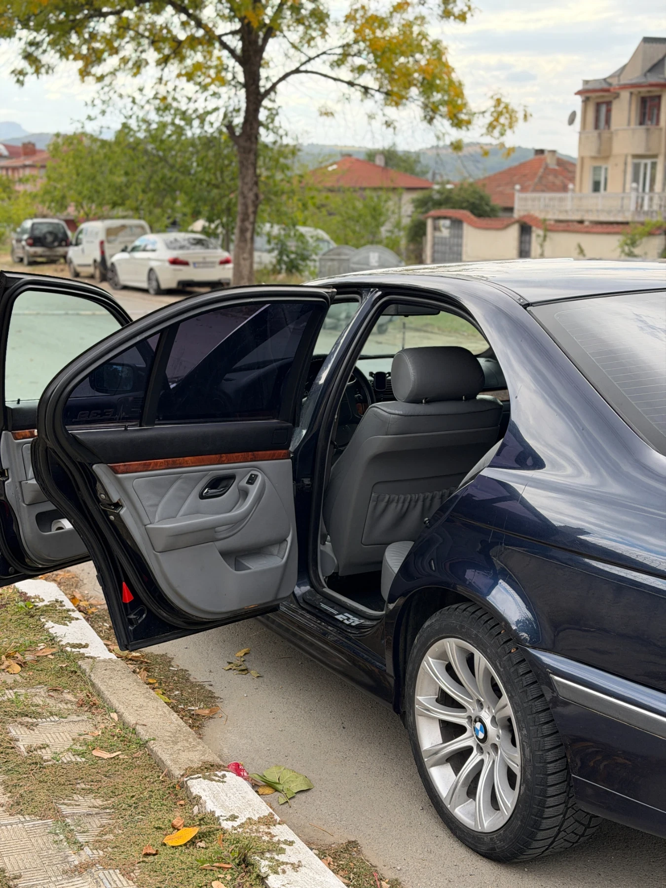 BMW 528, снимка 6 - Автомобили и джипове - 56261143