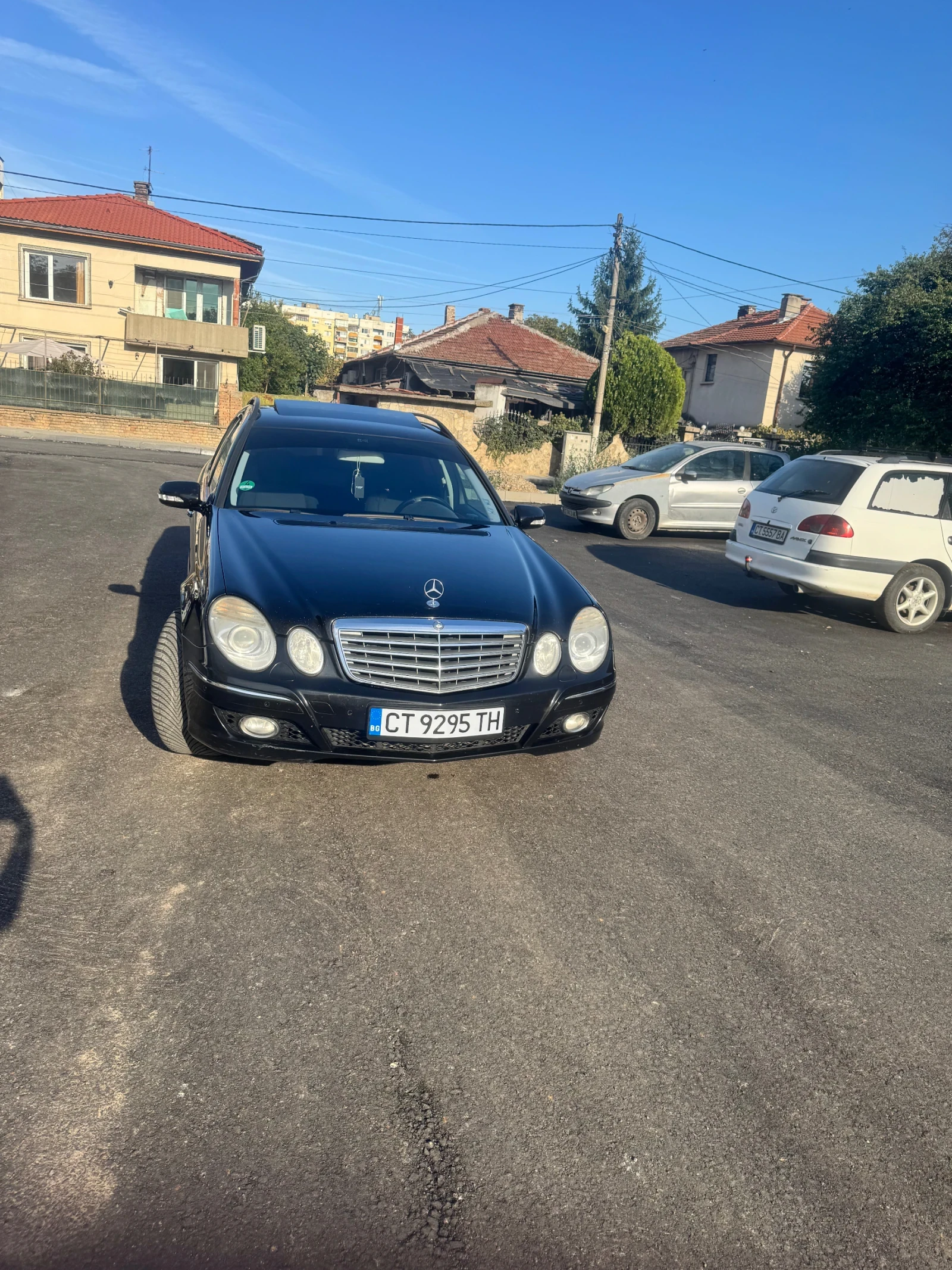 Mercedes-Benz E 220, снимка 2 - Автомобили и джипове - 56398242