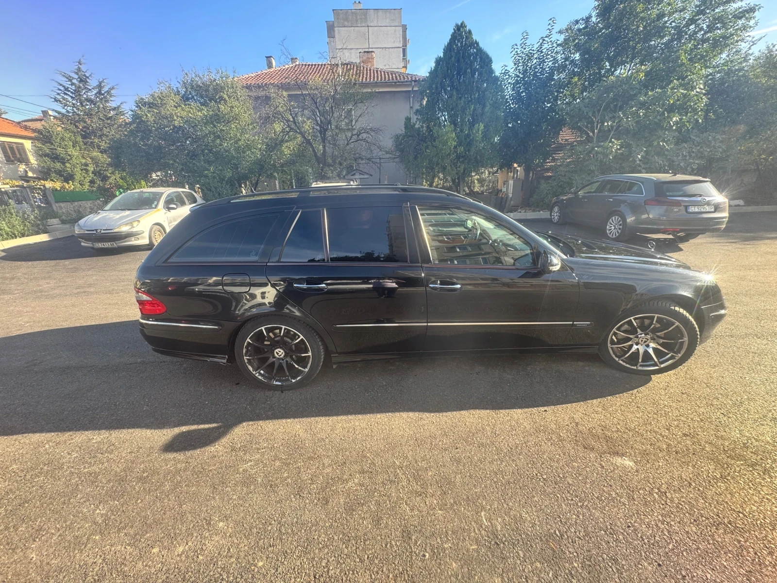 Mercedes-Benz E 220, снимка 6 - Автомобили и джипове - 56398242