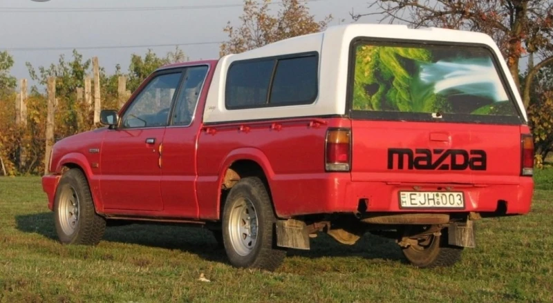 Mazda B2200, снимка 1 - Автомобили и джипове - 46834044