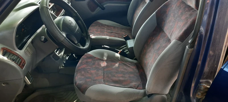 Nissan Terrano 2.7 , снимка 17 - Автомобили и джипове - 47653354