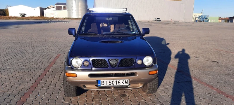 Nissan Terrano 2.7 , снимка 1 - Автомобили и джипове - 47653354