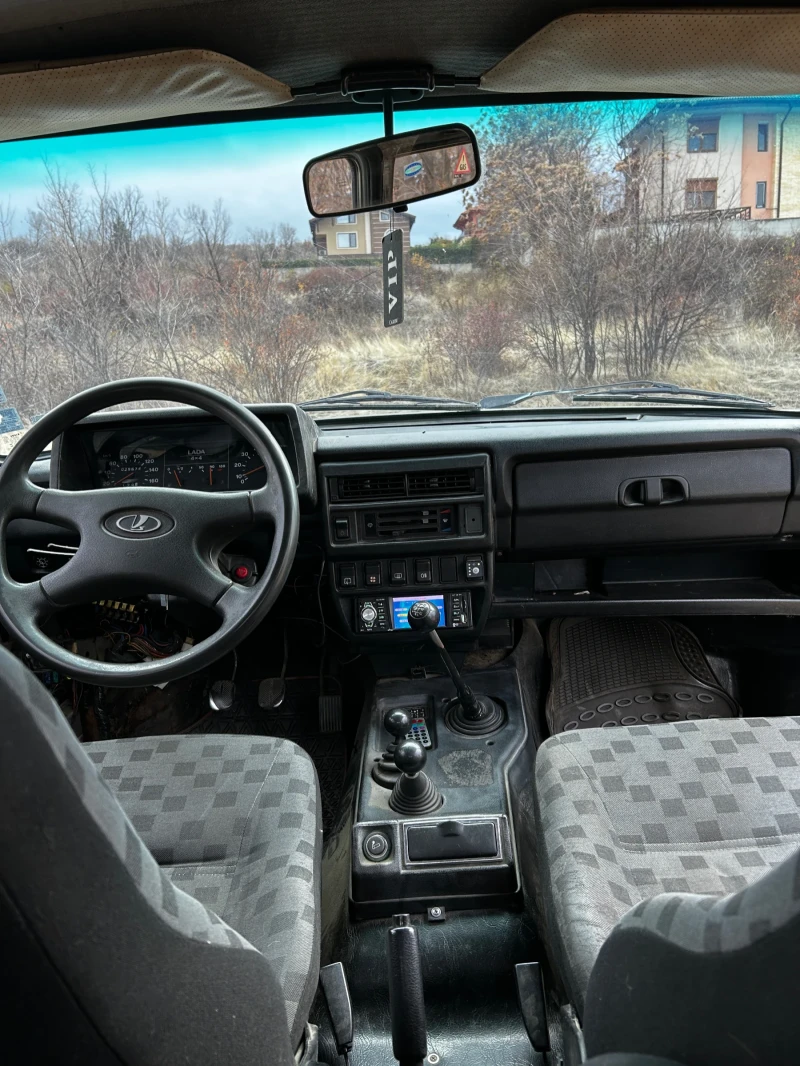 Lada Niva 1.7i, снимка 9 - Автомобили и джипове - 48322306