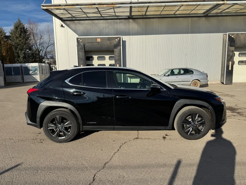 Lexus UX 250h, снимка 2 - Автомобили и джипове - 48906153