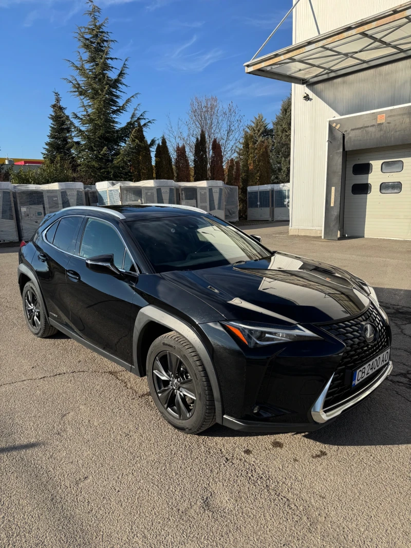 Lexus UX 250h, снимка 4 - Автомобили и джипове - 48906153